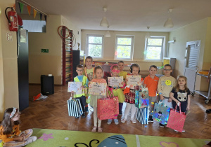 Prace dzieci na konkurs rodzinny Mój przyjaciel odblask