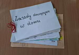 Dzieci robiły prace plastyczne w domu nr zasad obowiązujących w przedszkolu